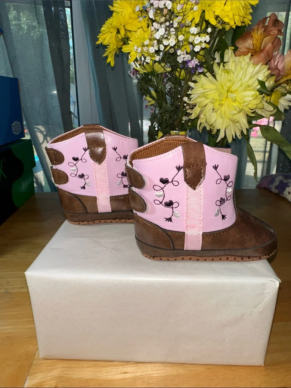🤩Toddler Pink & Brown Floral Western Boots. 🎁3